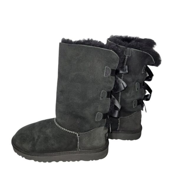 UGG    - Picture 1 of 10